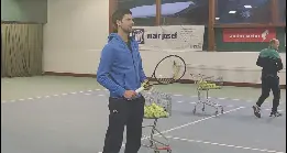 Tennis: Djokovic a Ortisei maestro d'eccezione palleggia con i ragazzi