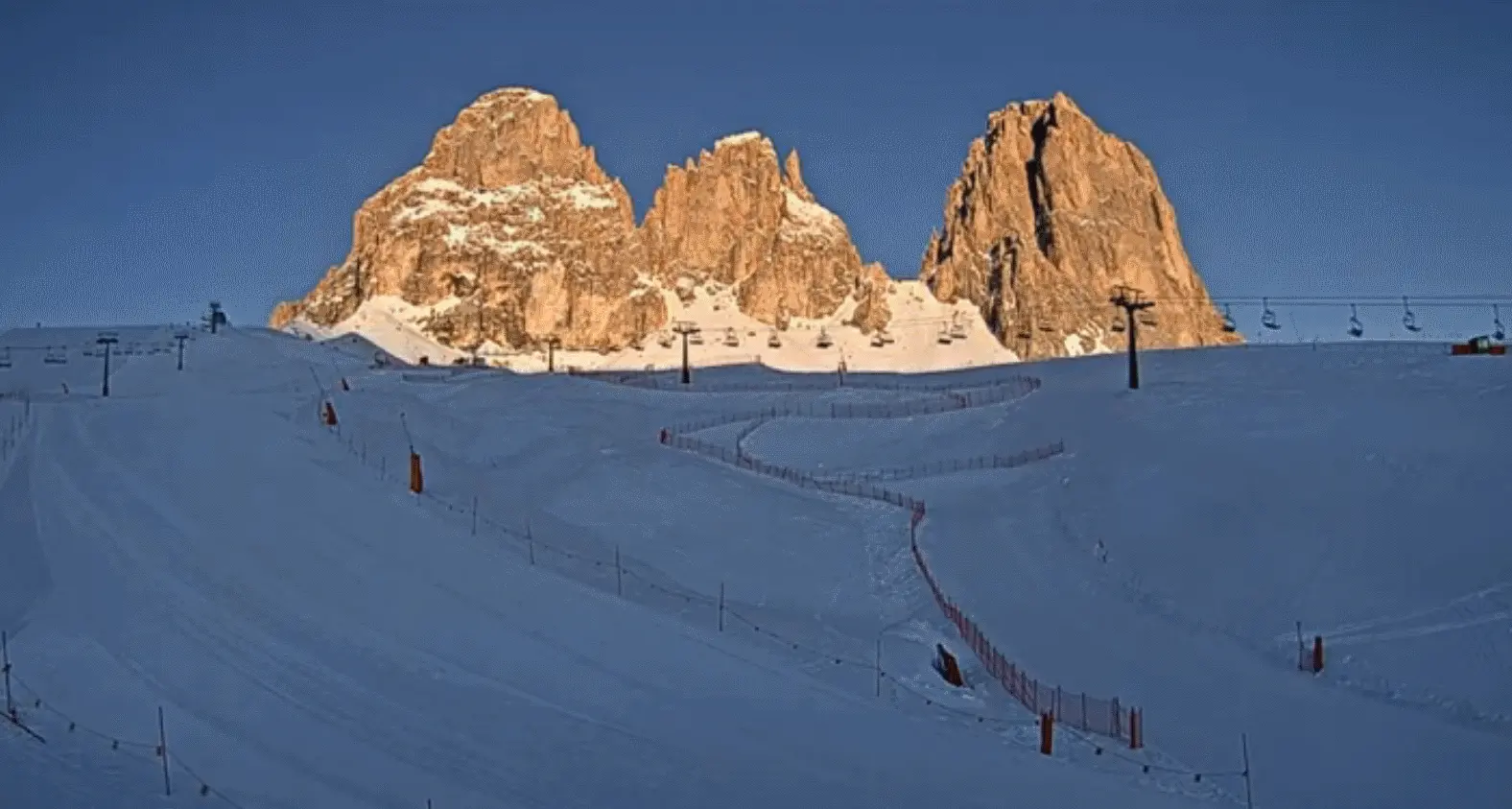 Un mese di neve, sole e nuvole al passo Sella: guarda il timelapse realizzata da \"Scenari Digitali\"