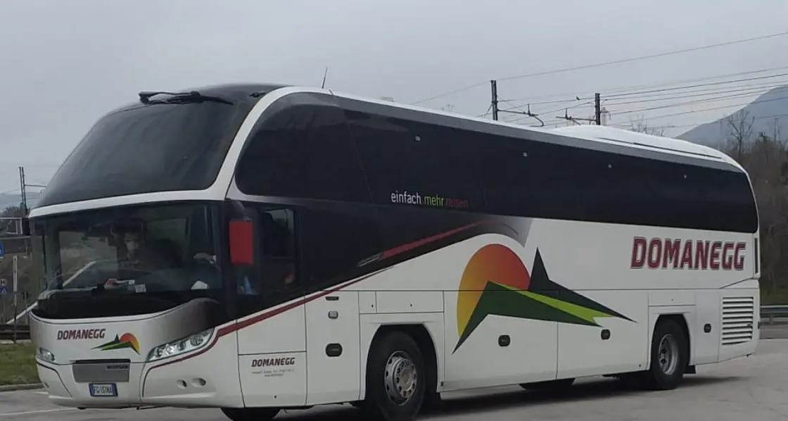 Rientrati gli studenti dall'Inghilterra arrivati stamattina in pullman da Fiumicino grazie alla Regione