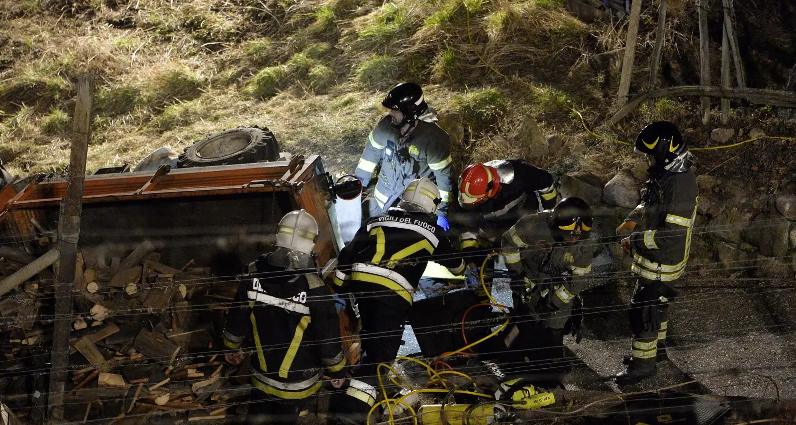 Trattore si ribalta: un morto a Faver