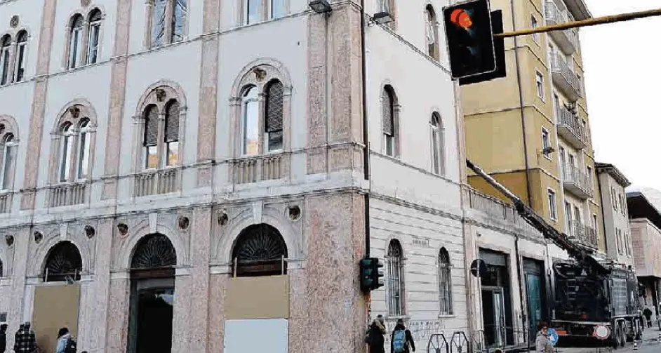 Il nuovo ristorante \"Tastiko\" al posto della Popolare di Vicenza