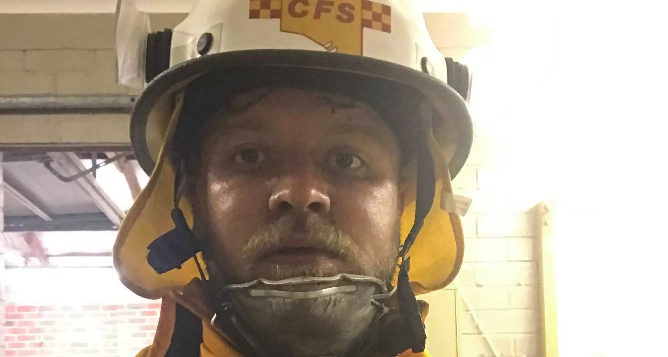 Rudy, il pompiere del Primiero trasferito in Australia: ora lotta contro gli immensi roghi