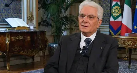 Il fuori onda di Mattarella che spopola sui social