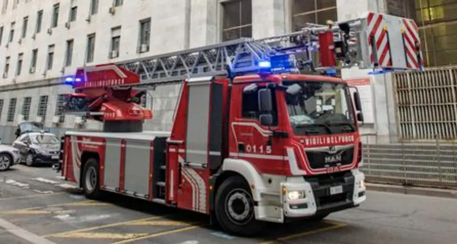 Milano, incendio al Tribunale distrutto l'archivio delle indagini \"Un disastro\" probabilmente doloso