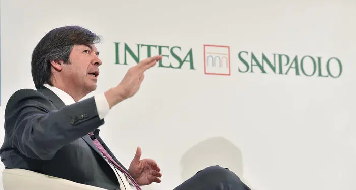 Intesa San Paolo lancia l'Opa su Ubi Banca