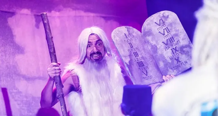 Stasera al Teatro di Pergine una Bibbia riveduta e scorretta