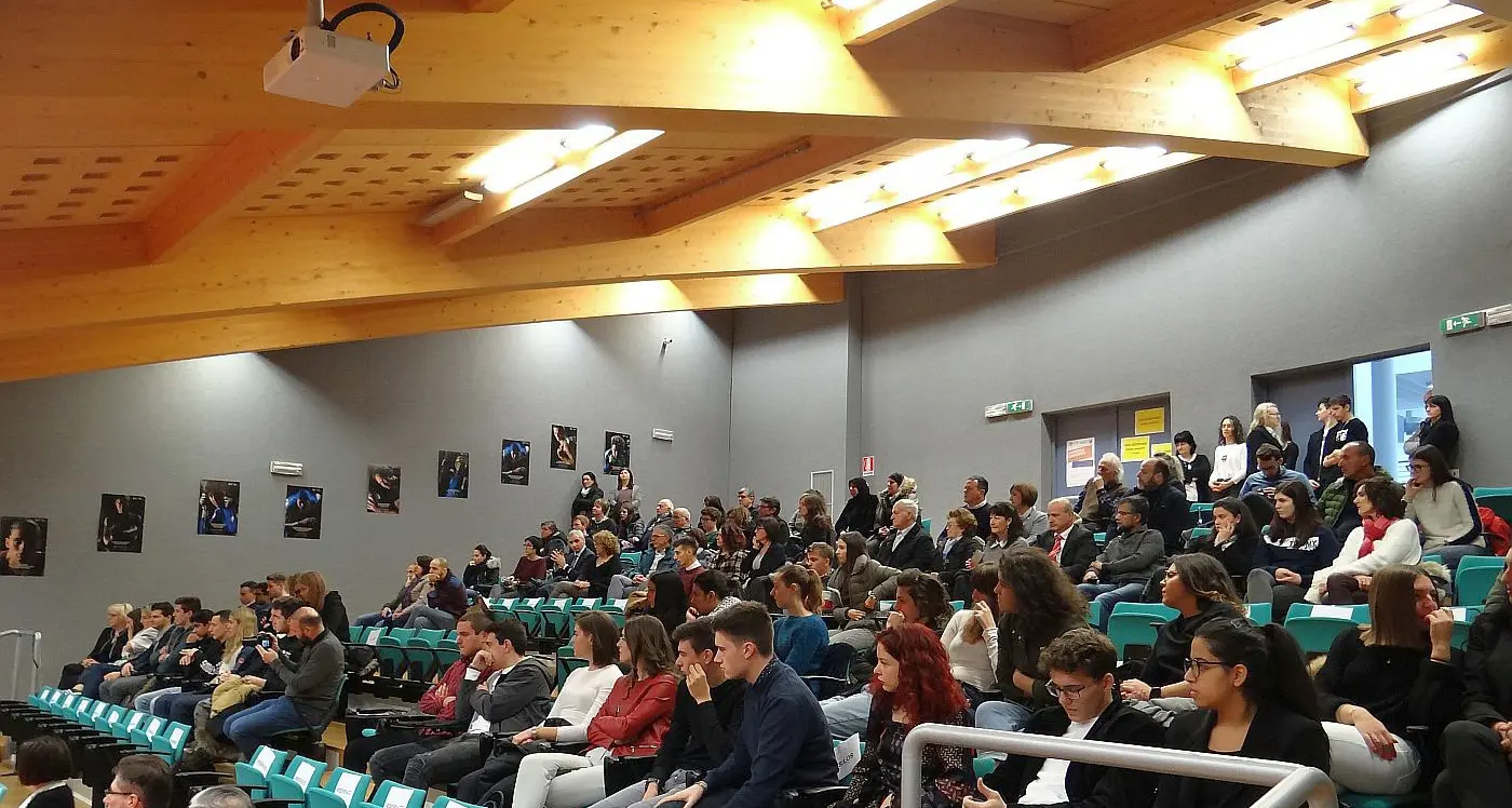 Vogliono fare il liceo sportivo ma in 100 restano fuori: la protesta in Trentino
