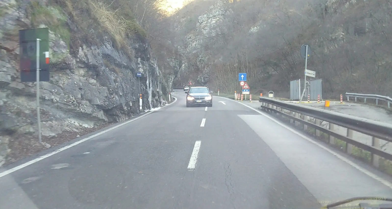 Auto contromano nel Bus de Vela