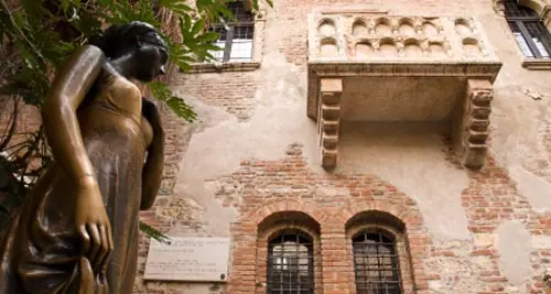 Volete dormire il 14 febbraio con vostro amore nel letto di Giulietta? Ecco il concorso