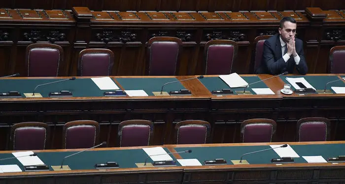 Di Maio si dimette da \"capo\" 5 Stelle nel caos, in Trentino nessun candidato a \"facilitatore\"