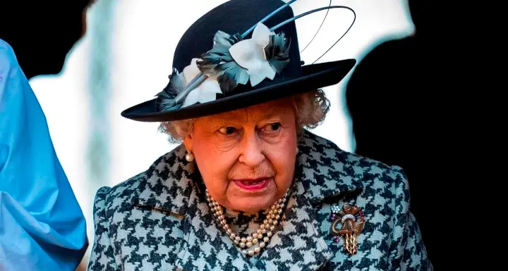 La regina firma il testo dell'intesa L’accordo sulla Brexit è legge