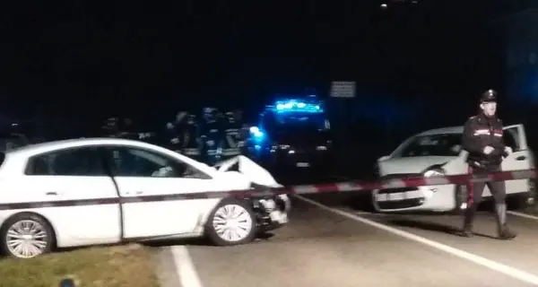 Scontro frontale tra auto Tre feriti a Ceniga