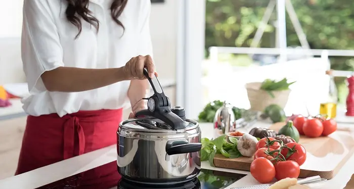 La pentola a pressione compie i primi 60 anni (ed è ormai indispensabile)