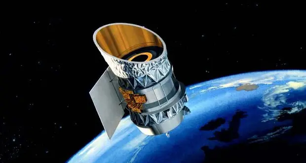 Tre vecchi satelliti si sfiorano in orbita