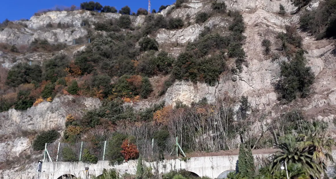 Riapre domani la ciclabile sul bypass da Arco a Torbole, ma solo per bici a mano