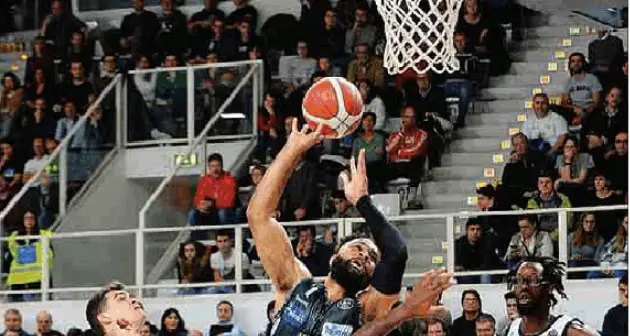 Finale show, Gentile super L'Aquila torna alla vittoria