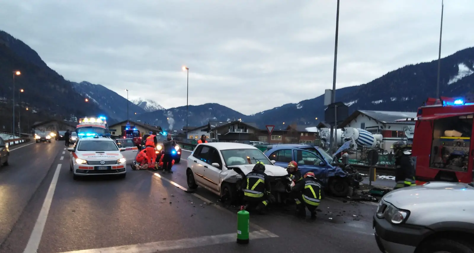Scontro tra due auto a Ziano: feriti i due conducenti