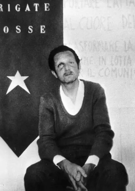 GENOVA 18 APRILE 2013 La fotografia di Mario Sossi , il magistrato rapito , scattata dalle Brigate Rosse lasciata in un portone di Via S.Vincenzo a Genova. ANSA / ARCHIVIO
