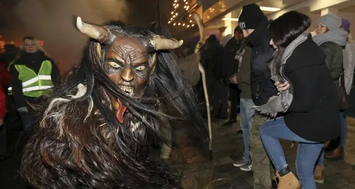 Bolzano: stop ai Mercatini, vietate le sfilate dei Krampus in tutto l'Alto Adige