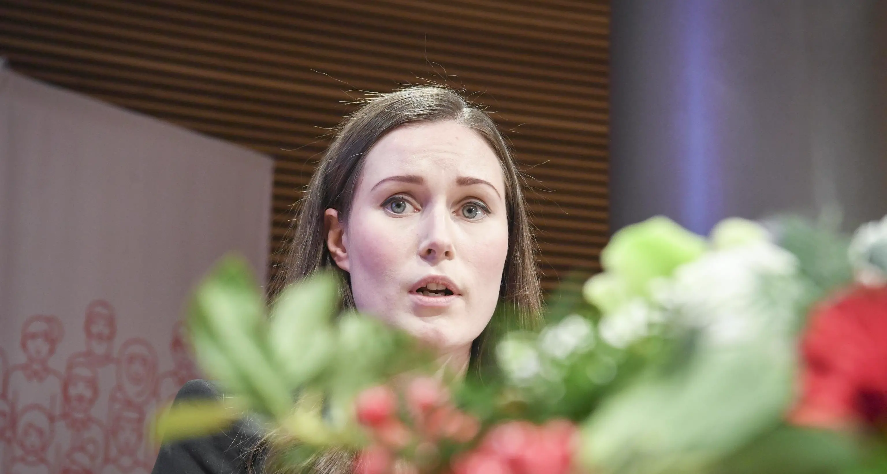 La nuova premier finlandese ha 32 anni, figlia di due madri sceglie due ministre coetanee