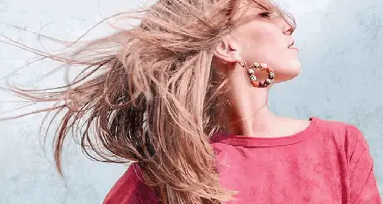 Sarà Caterina Cropelli ad aprire il concerto di Carmen Consoli