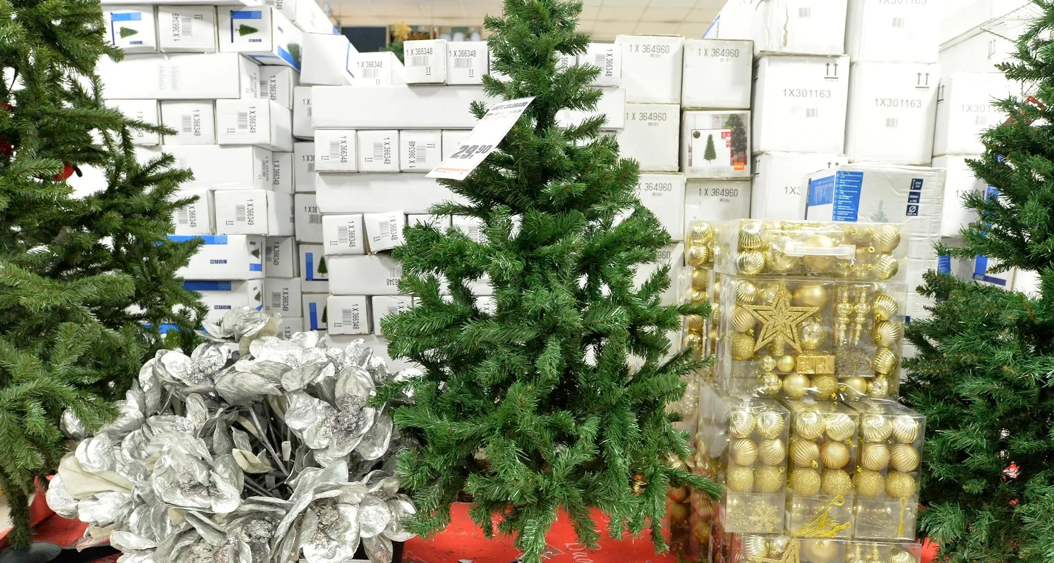 L'albero di Natale in plastica resta sempre il più diffuso