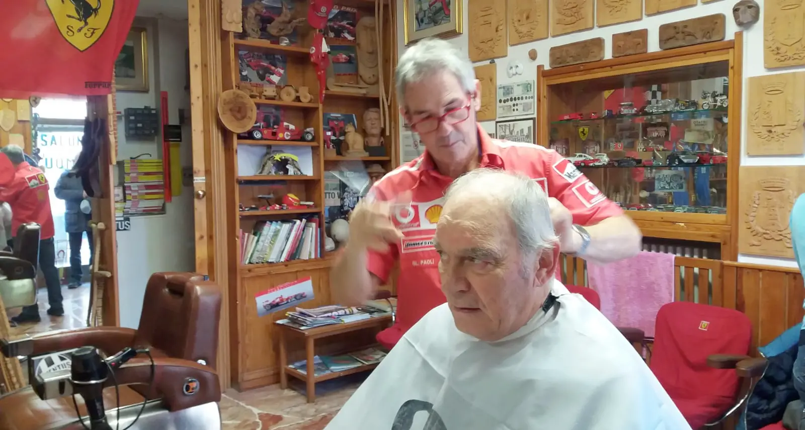 Dopo 55 anni di barba e capelli Aldo Lorenzoni va in pensione