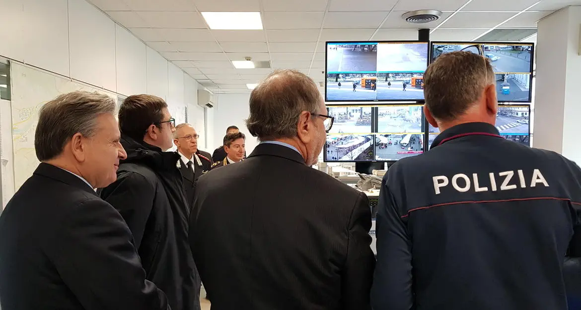 Fugatti in visita alle centrali operative: «Grazie per il vostro costante impegno»