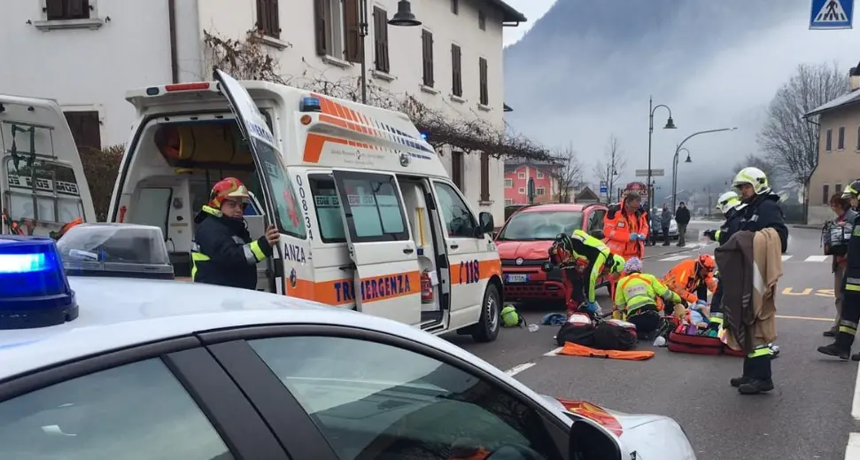 Investita sulla strada a Saone Soccorsa dall'elicottero