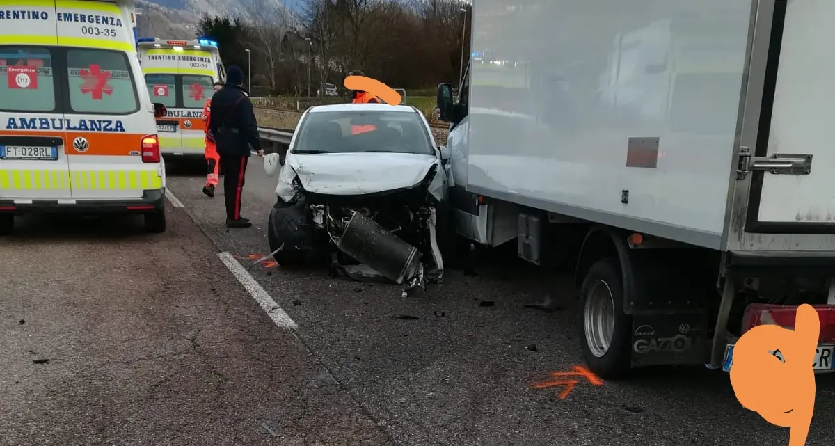 Marter, scontro in statale tra un’auto e un furgone