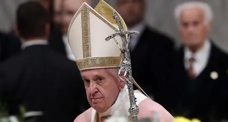 Il Papa cambia i segretari nuovi incarichi nell'agenda e nei consultori dei Santi