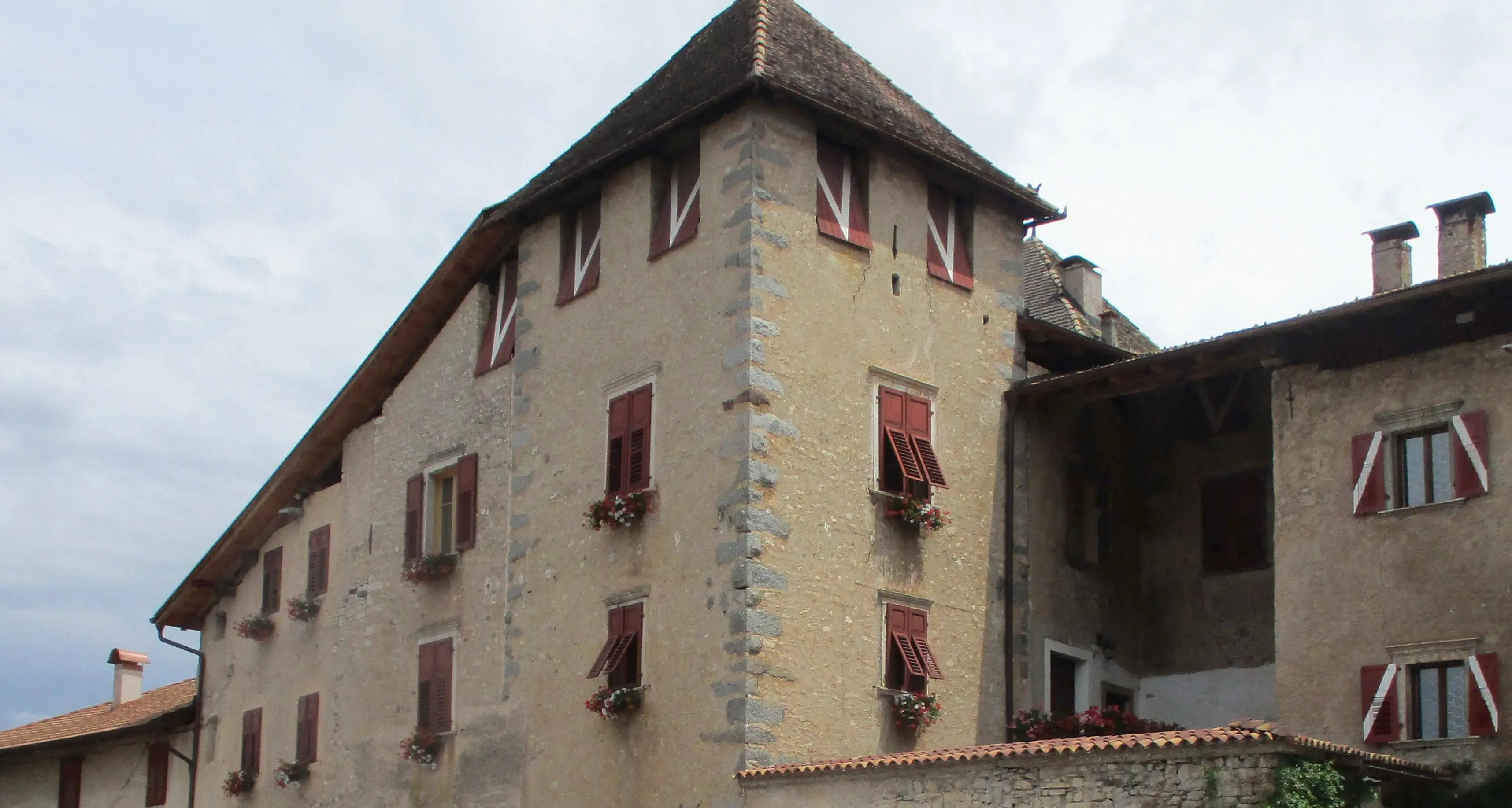 Si rifarà il look all'area di Castel Casez, investimento da oltre 230 mila euro