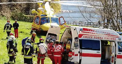 Ledro, ferito dalla motosega Grave un operaio di 58 anni