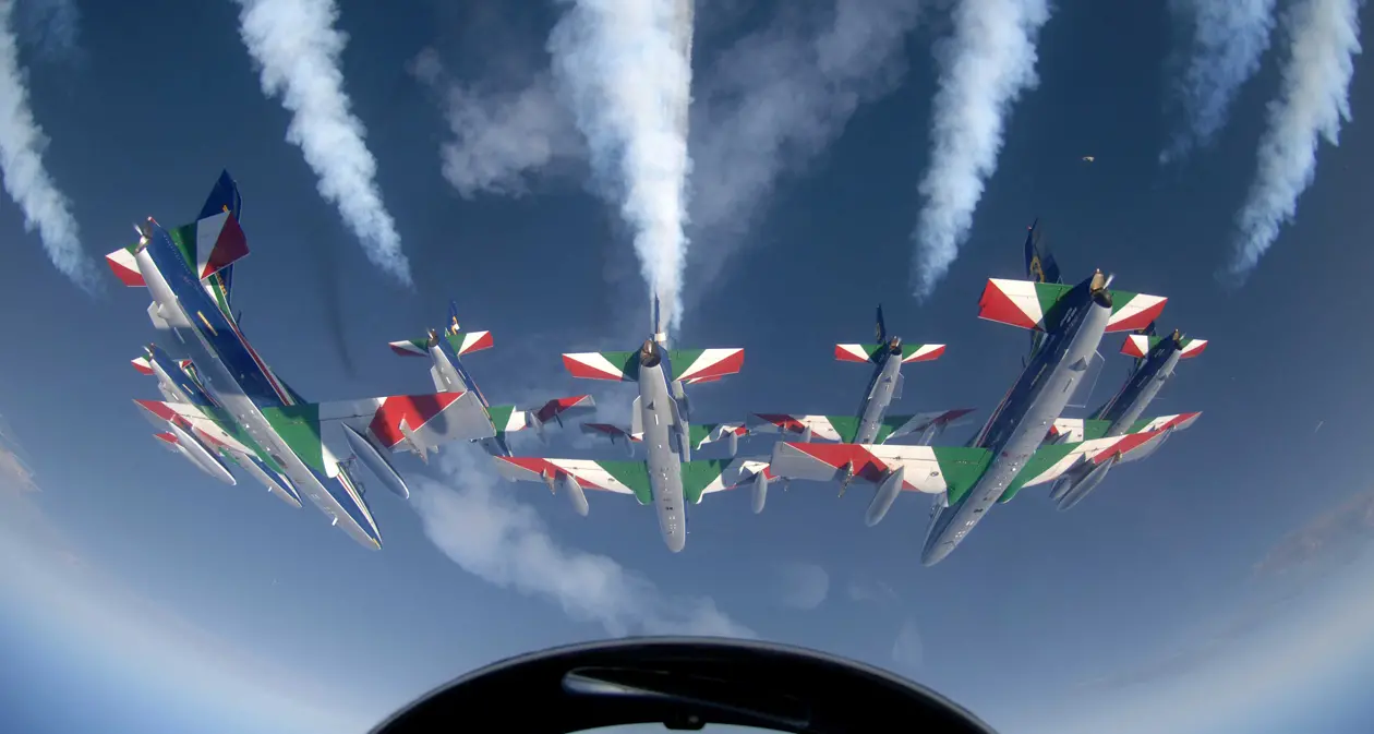 Sci: le Frecce Tricolori domenica in Alta Badia per la Coppa del mondo