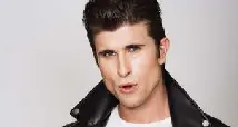Il musical Grease raddoppia: con Simone Sassudelli due date in febbraio a Trento