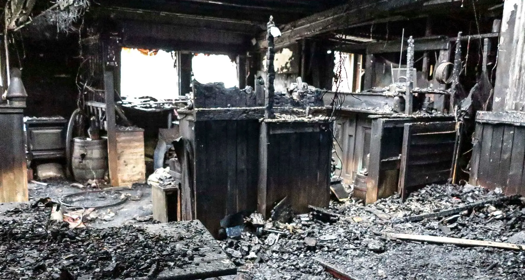 Nago: incendio alle 3 di questa notte ha devastato il ristorante Tex Mex Nessun ferito, ma due famiglie evacuate