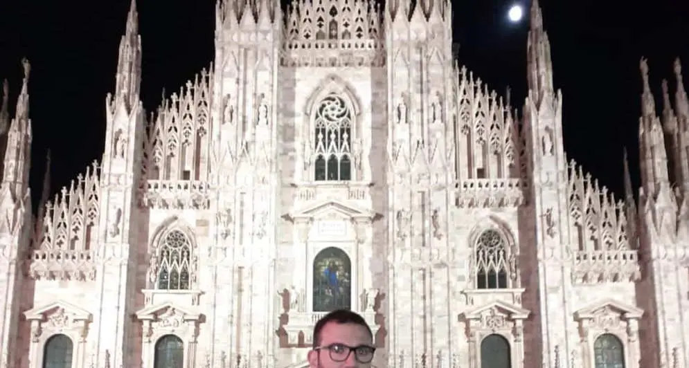 Il sindaco manifesta per la Segre L'assesore Failoni lo insulta: «El gà bon temp de cantar Bella Ciao»