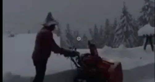 E' solo una fresa che spala ma da Malga Cioca ci arriva il video del bianco Natale