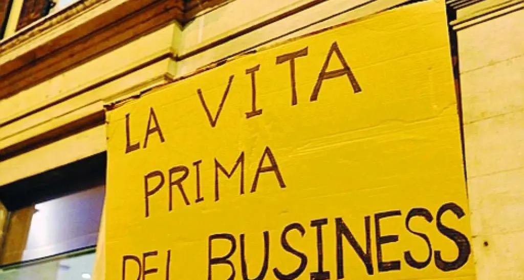 S. Stefano, punti vendita aperti I sindacati: «Una assurdità»