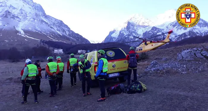 Tre morti sul Gran Sasso: due alpinisti scivolati in cordata e una escursionista dispersa