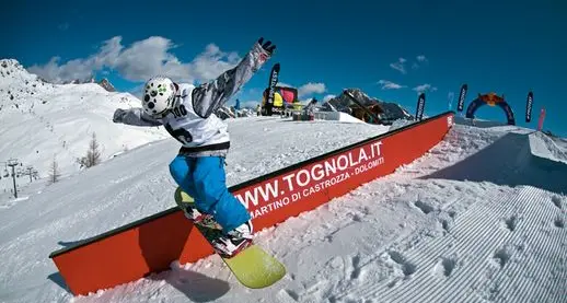 Ragazza di soli 23 anni in fin di vita dopo una caduta con lo snowboard al park di San Martino di Castrozza