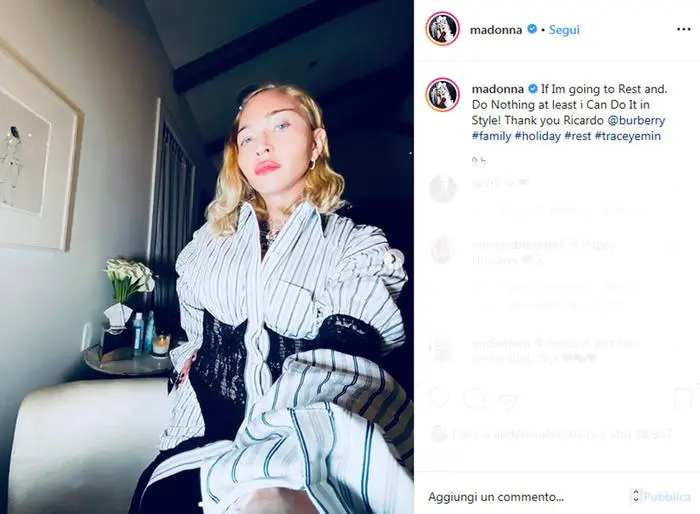 Una foto tratta dal profilo Facebook di Madonna TWITTER MADONNA +++ATTENZIONE LA FOTO NON PUO' ESSERE PUBBLICATA O RIPRODOTTA SENZA L'AUTORIZZAZIONE DELLA FONTE DI ORIGINE CUI SI RINVIA+++