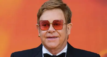 Londra: il governo pubblica per errore gli indirizzi di Vip del calibro di Elton John