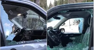 Serie di colpi sulle auto in sosta finestrini rotti e furti nella zona di passo Redebus