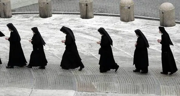 Le suore con il mal di pancia (ma si scopre che sono incinte): due casi in due giorni in Sicilia