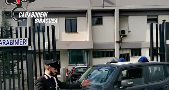 Rapinatori traditi dalla pipì: dopo il colpo al supermercato hanno urinato su un muretto
