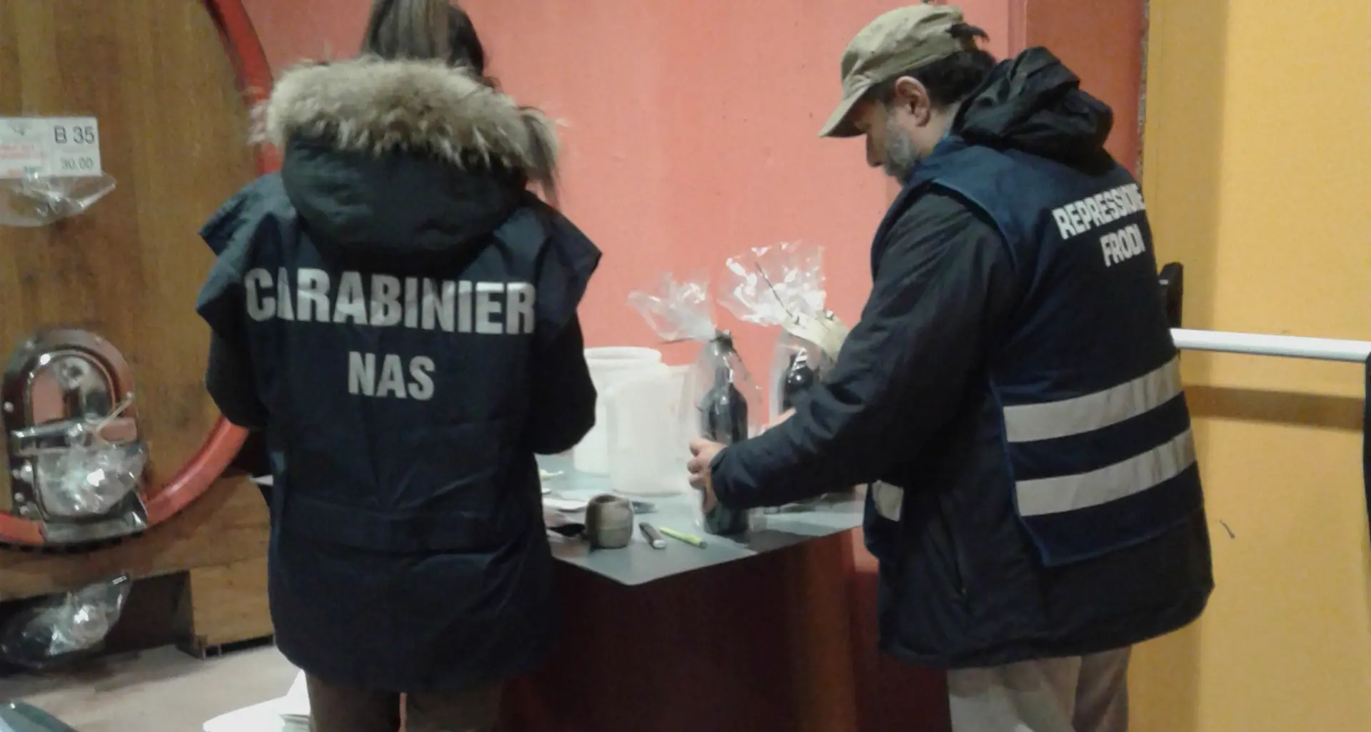 Vino annacquato venduto come aceto Colli Zugna, processo per la frode In 7 accusati di associazione a delinquere