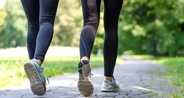 Camminare facendo più di 3000 passi al giorno migliora la qualità del sonno