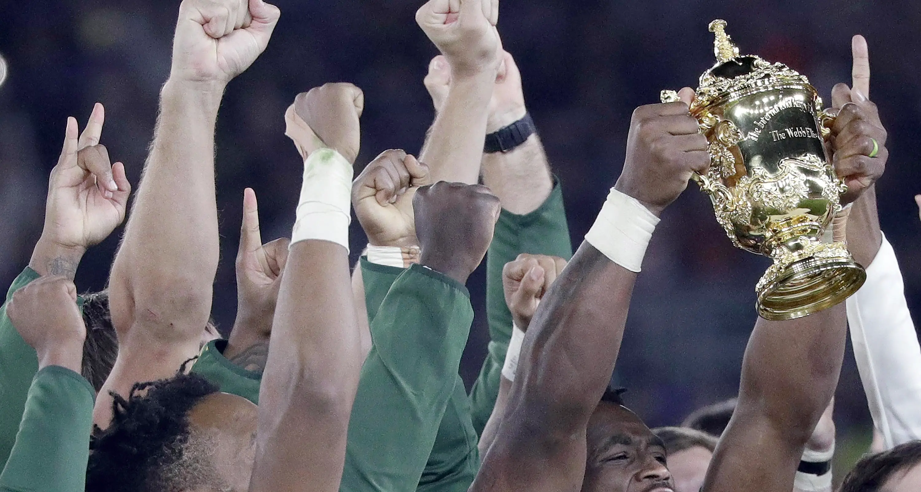 Rugby: Sud Africa sul tetto del mondo col primo capitano nero