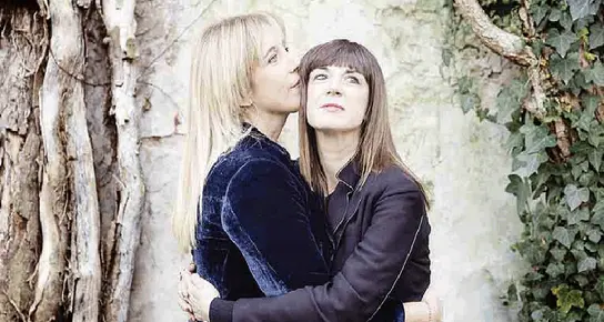 Cristina Donà e Ginevra Di Marco stasera al «Cristallo»